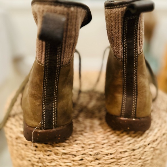 Chaco Barbary boots in good/fair condition - Picture 3 of 5